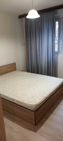Apartament cu 2 camere decomandat în Victoriei