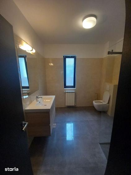 Casă cu 7 camere cu Teren 750 Mp în Cișmigiu