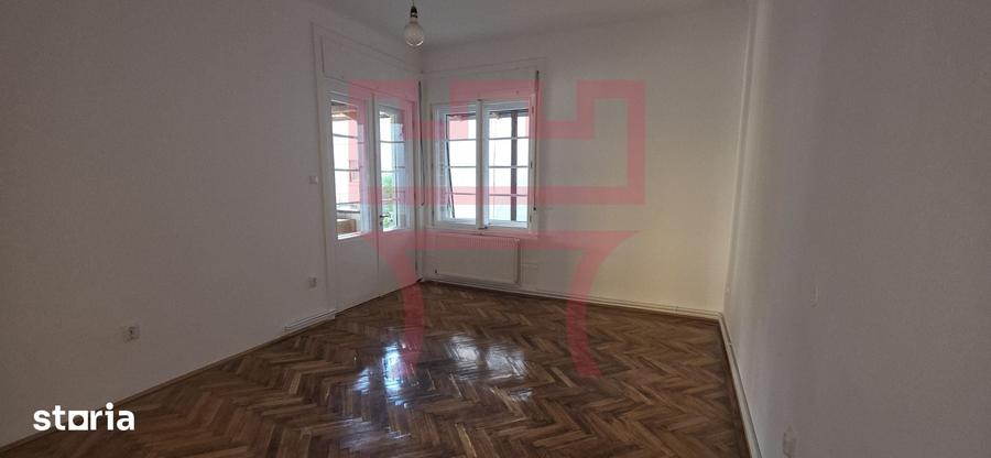 Apartament cu 5 camere în Central