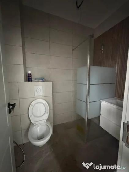 Casă cu 3 camere cu Teren 370 Mp în Central