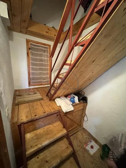 Casă cu Teren 500 Mp în Colibița