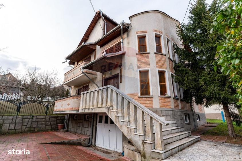 Casă cu 4 camere cu Teren 404 Mp în Centru Vechi