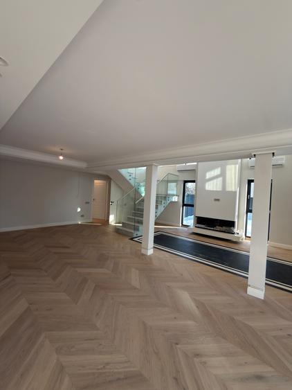 Duplex cu 4 camere cu Canalizare în Sisești
