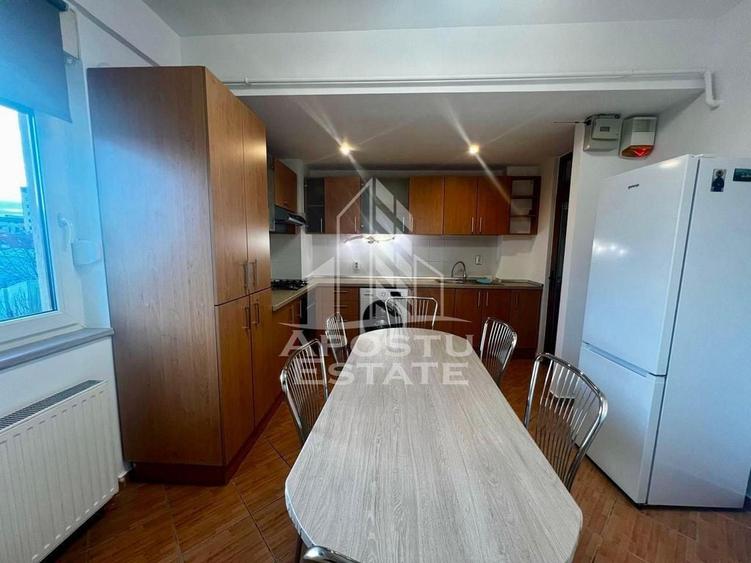 Apartament cu 4 camere decomandat în Aradului