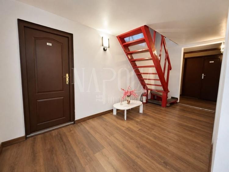 Casă individuală cu 12 camere cu Canalizare în Gruia