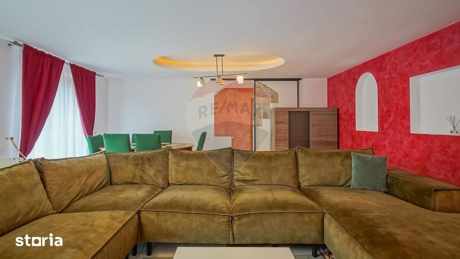 Casă cu 7 camere cu Teren 300 Mp în Central