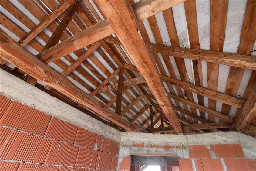 Casă individuală cu 5 camere cu Teren 752 Mp în Oșorhei