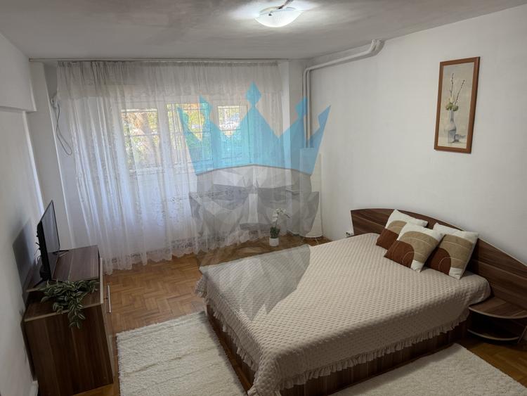 Apartament cu 3 camere decomandat, mobilat în Splaiul Unirii