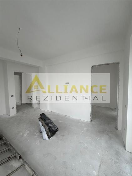 Casă individuală cu 3 camere decomandat cu Canalizare în Central