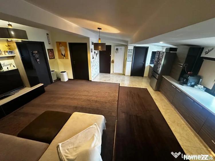 Casă cu 7 camere cu Teren 417 Mp în Ciorogârla