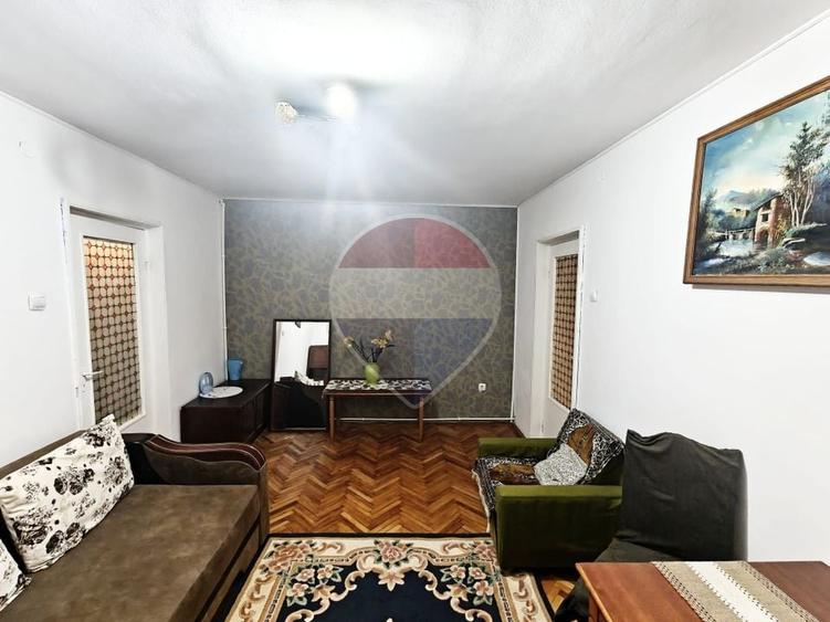 Apartament cu 2 camere semidecomandat, mobilat în Săsar