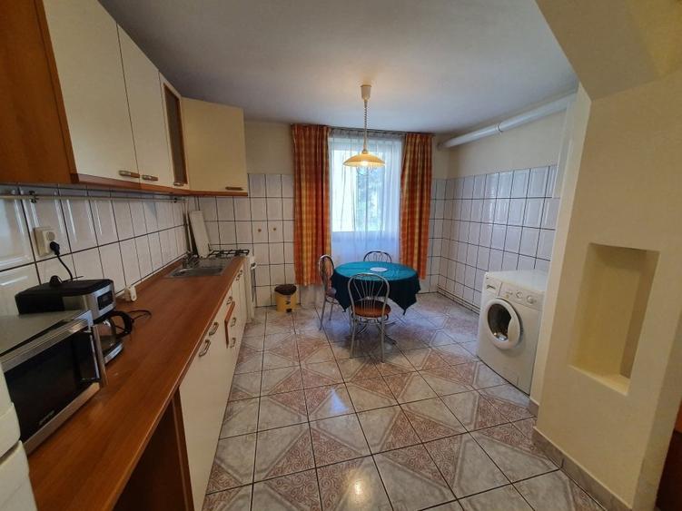 Apartament cu 2 camere decomandat, mobilat în Central