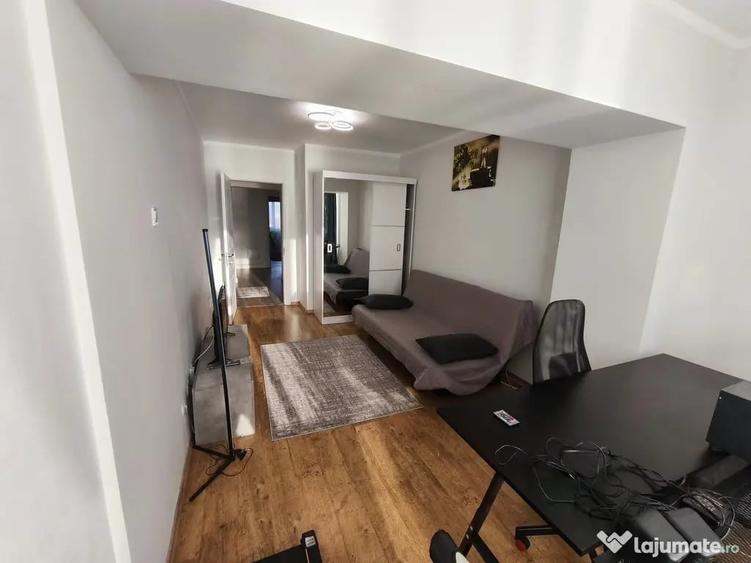 Apartament cu 3 camere decomandat în Faleză