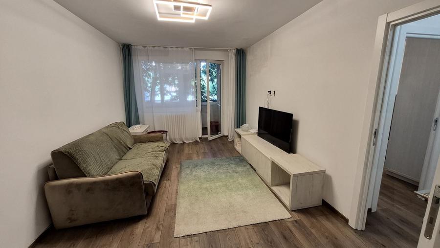 Apartament cu 2 camere semidecomandat, mobilat în Gara de Nord