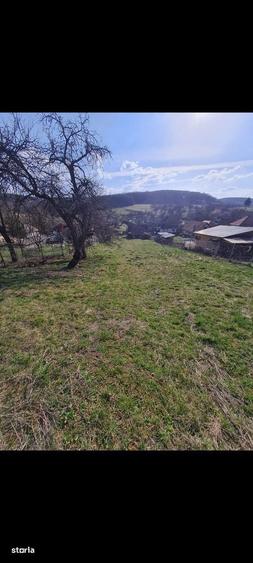 Teren de 1700 mp, în Corunca