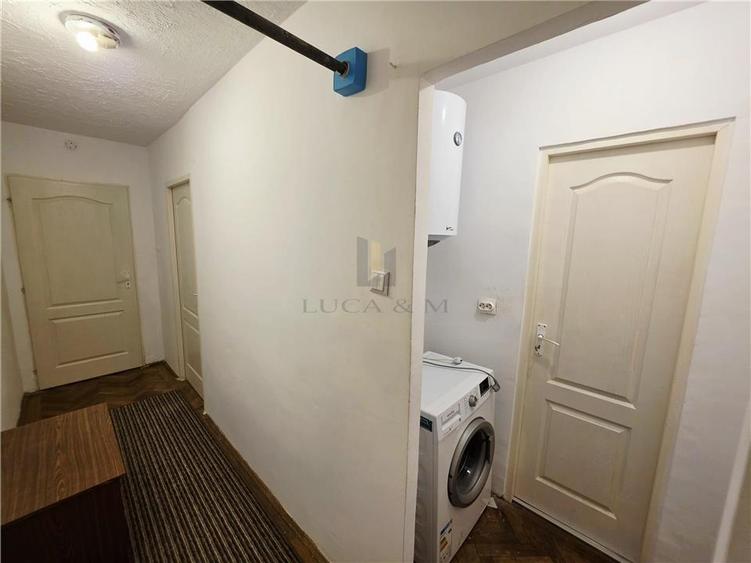 Apartament cu 3 camere semidecomandat în Circumvalațiunii