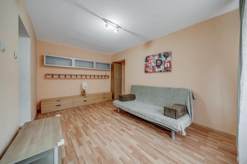 Apartament cu 2 camere semidecomandat, mobilat în Vasile Pârvan