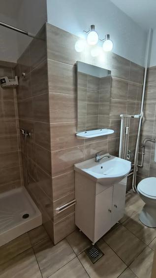 Apartament cu 4 camere decomandat în 1 Mai