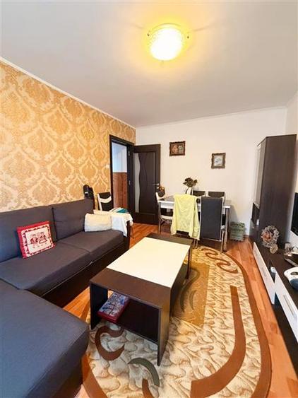 Apartament cu 3 camere decomandat, mobilat în Astra
