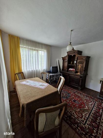 Casă cu 4 camere cu Teren 1280 Mp în Mănăstireni