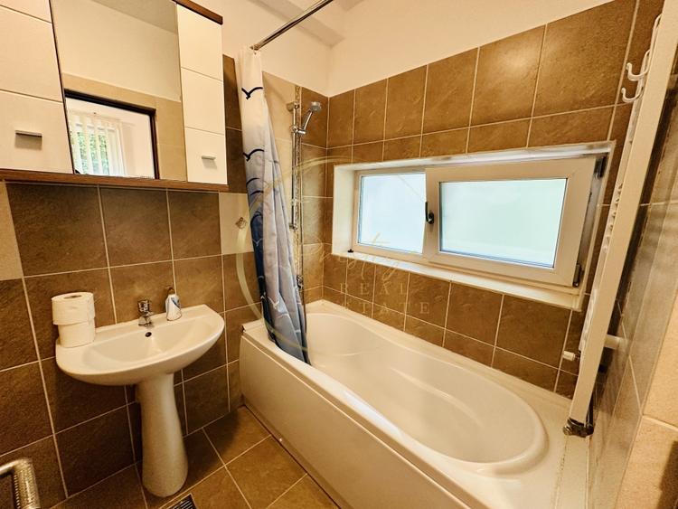 Apartament cu 3 camere semidecomandat în Zorilor