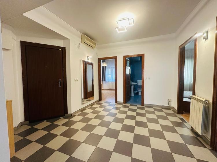 Apartament cu 3 camere decomandat, mobilat în Aviatorilor