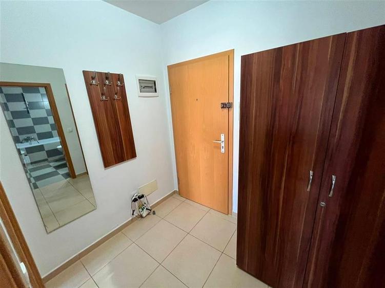 Apartament cu 2 camere decomandat, mobilat în Tractorul