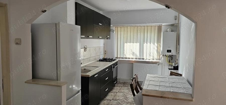 Apartament cu 2 camere decomandat în Casa de Cultură