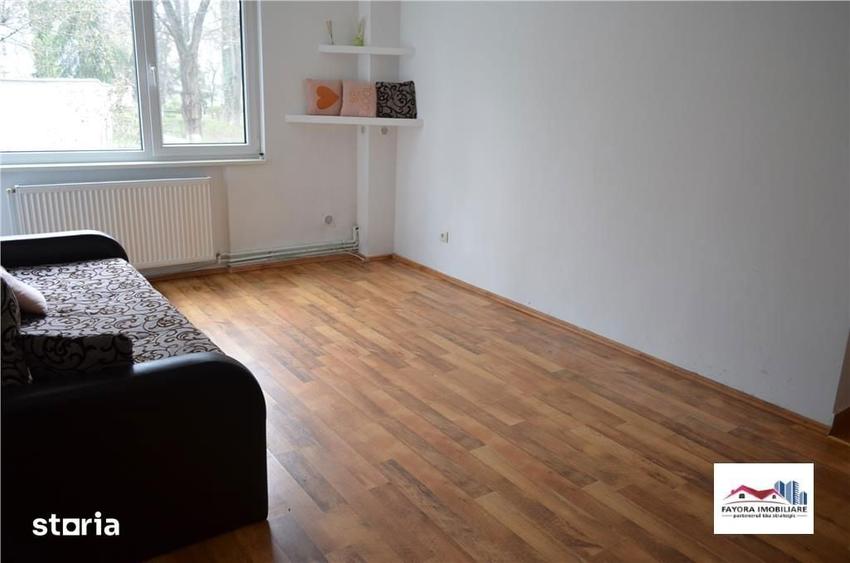 Apartament cu 2 camere în 22 Decembrie 1989