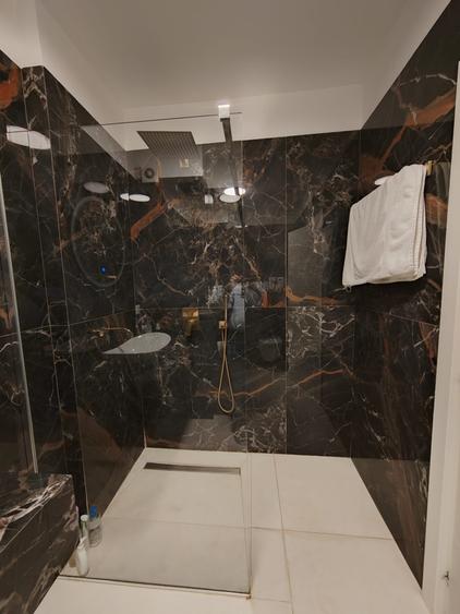 Apartament cu 3 camere în Splaiul Unirii