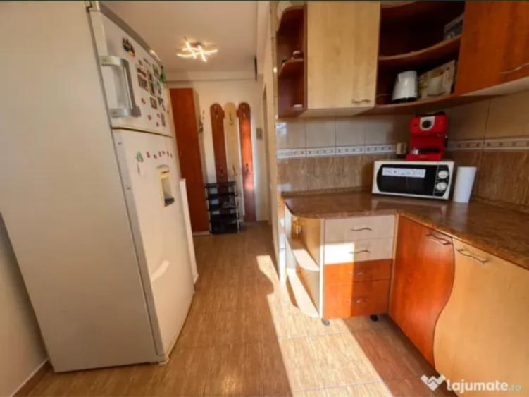 Apartament cu 2 camere semidecomandat în Gemenii