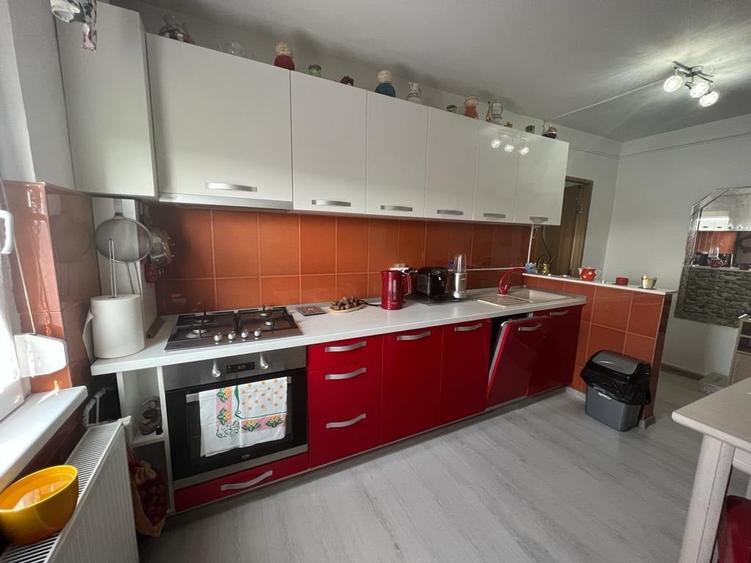 Apartament cu 2 camere semidecomandat în 6 Vânători