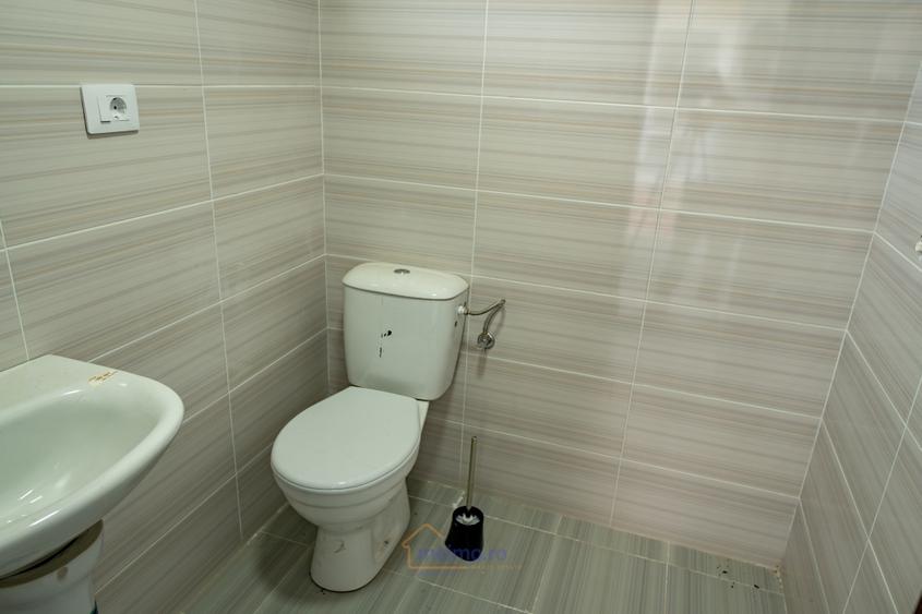 Casă individuală cu 4 camere cu Canalizare în Moinești