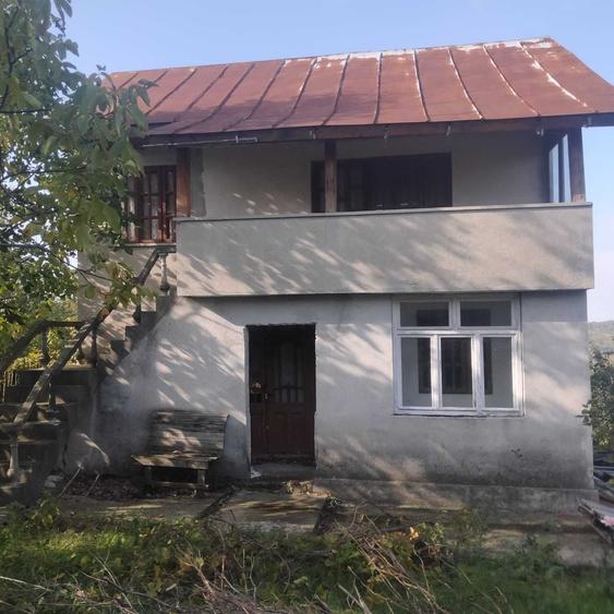 Casă cu 4 camere în Băbana