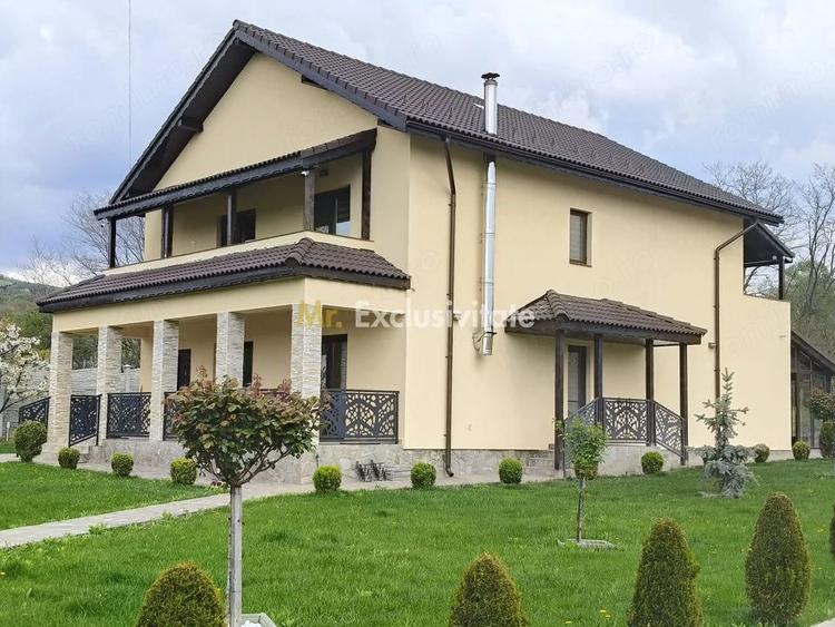 Casă cu Canalizare în Crasna