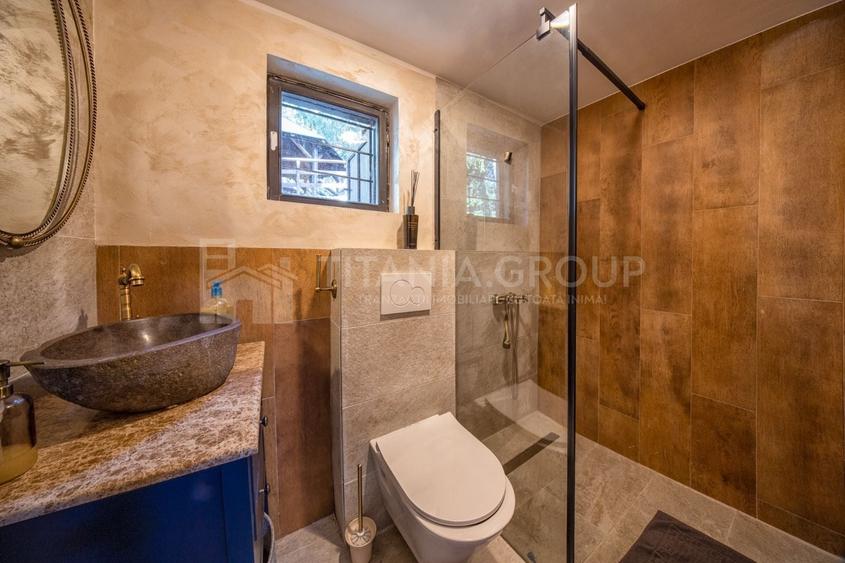 Casă individuală cu 6 camere cu Canalizare în Cioplea