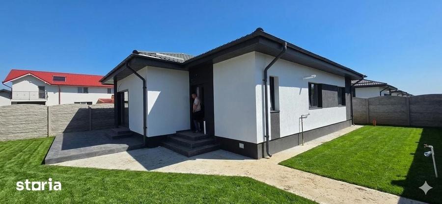 Casă cu 4 camere cu Teren 350 Mp în Clinceni
