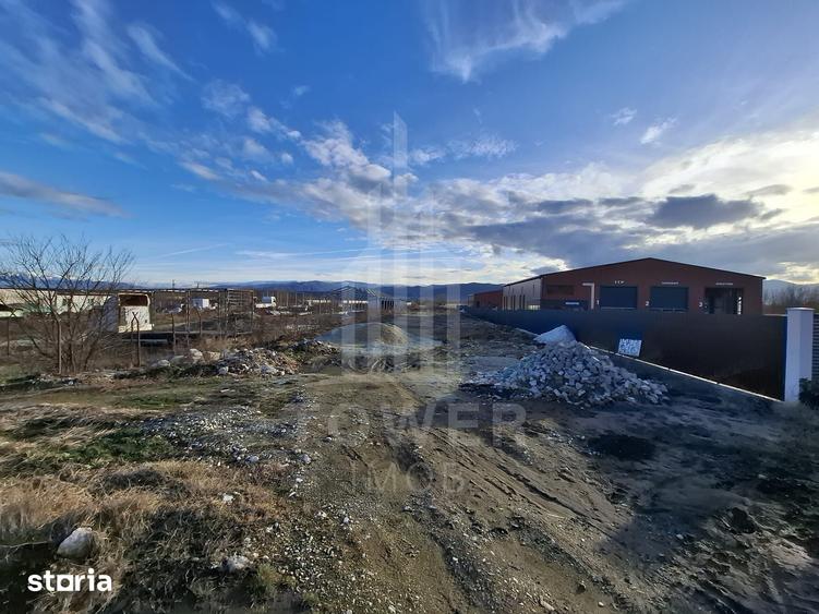 Teren de 3100 mp, în Cristian