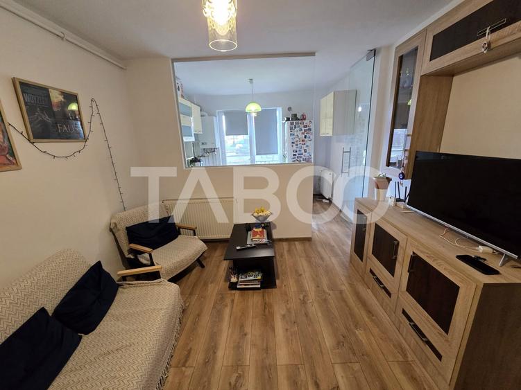 Apartament cu 2 camere semidecomandat, mobilat în Periferie