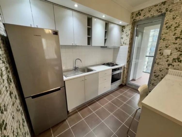 Apartament cu 2 camere decomandat în Splaiul Unirii
