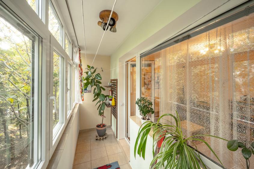 Apartament cu 3 camere decomandat în Berceni