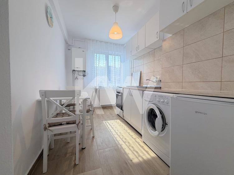 Apartament cu 2 camere semidecomandat, mobilat în 15 Noiembrie