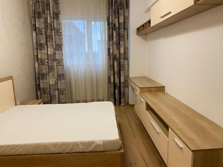 Apartament cu 3 camere semidecomandat, mobilat în 9 Mai