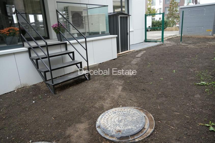 Apartament cu 3 camere semidecomandat, mobilat în Nord