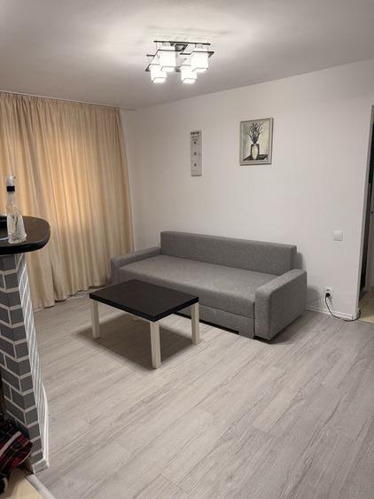Apartament cu 2 camere nedecomandat în Vitan