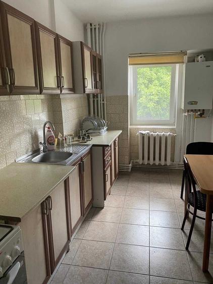 Apartament cu 3 camere decomandat în Păcurari