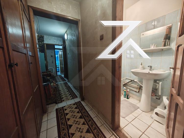 Apartament cu 3 camere decomandat, mobilat în Craiovița Nouă