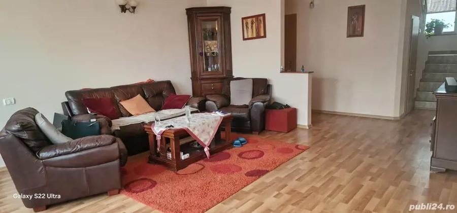 Casă cu 6 camere cu Teren 431 Mp în Aradului