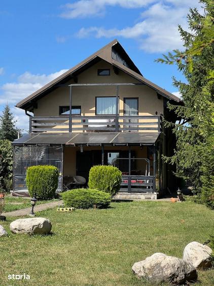 Casă cu 6 camere cu Teren 1593 Mp în Brebu