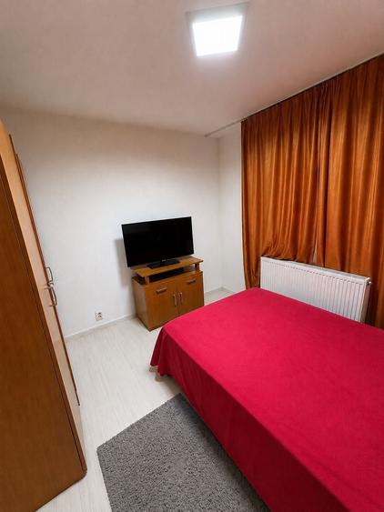 Apartament cu 3 camere semidecomandat în Micălaca